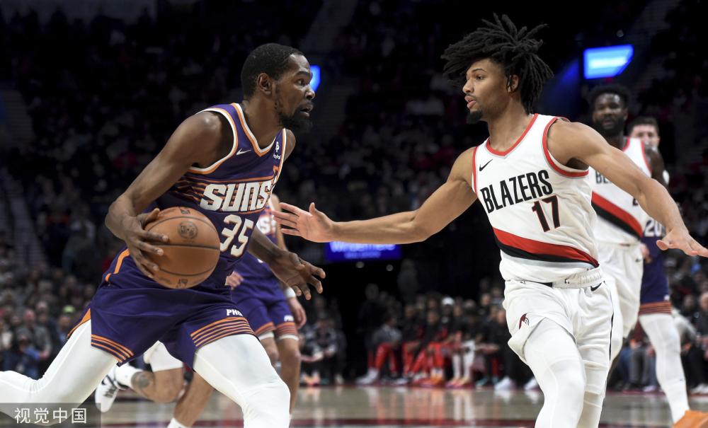 提出严肃批 提出严肃批