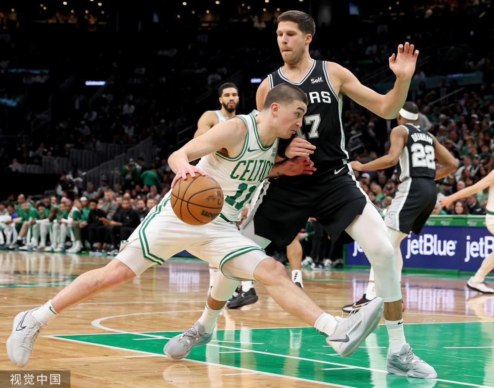 的表现紧密 的表现紧密